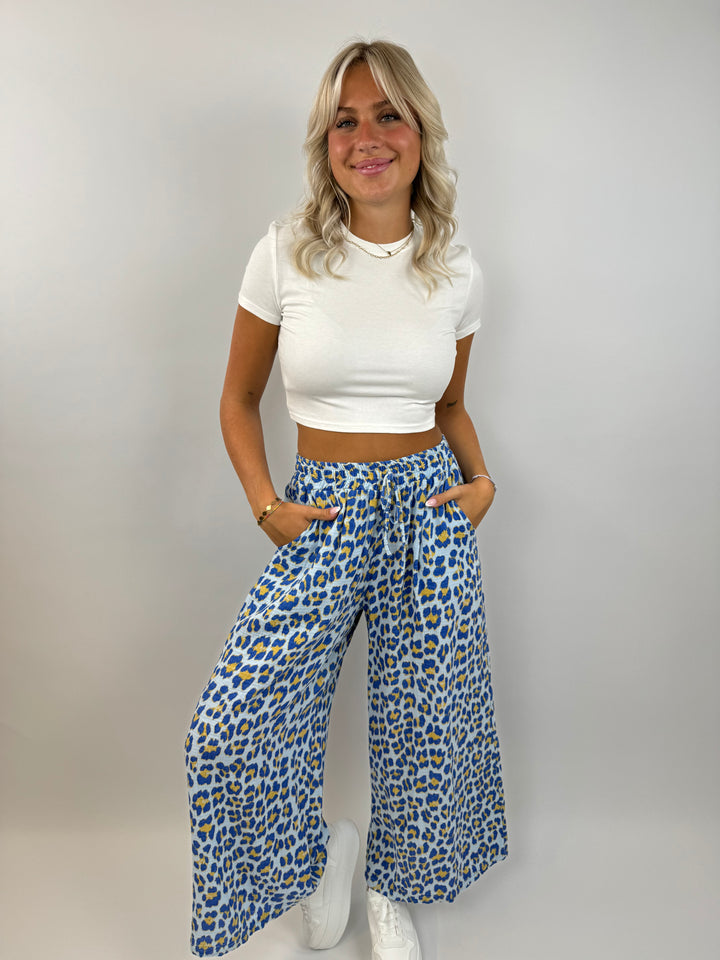 Lange Musselinhose mit Leoprint Leolove