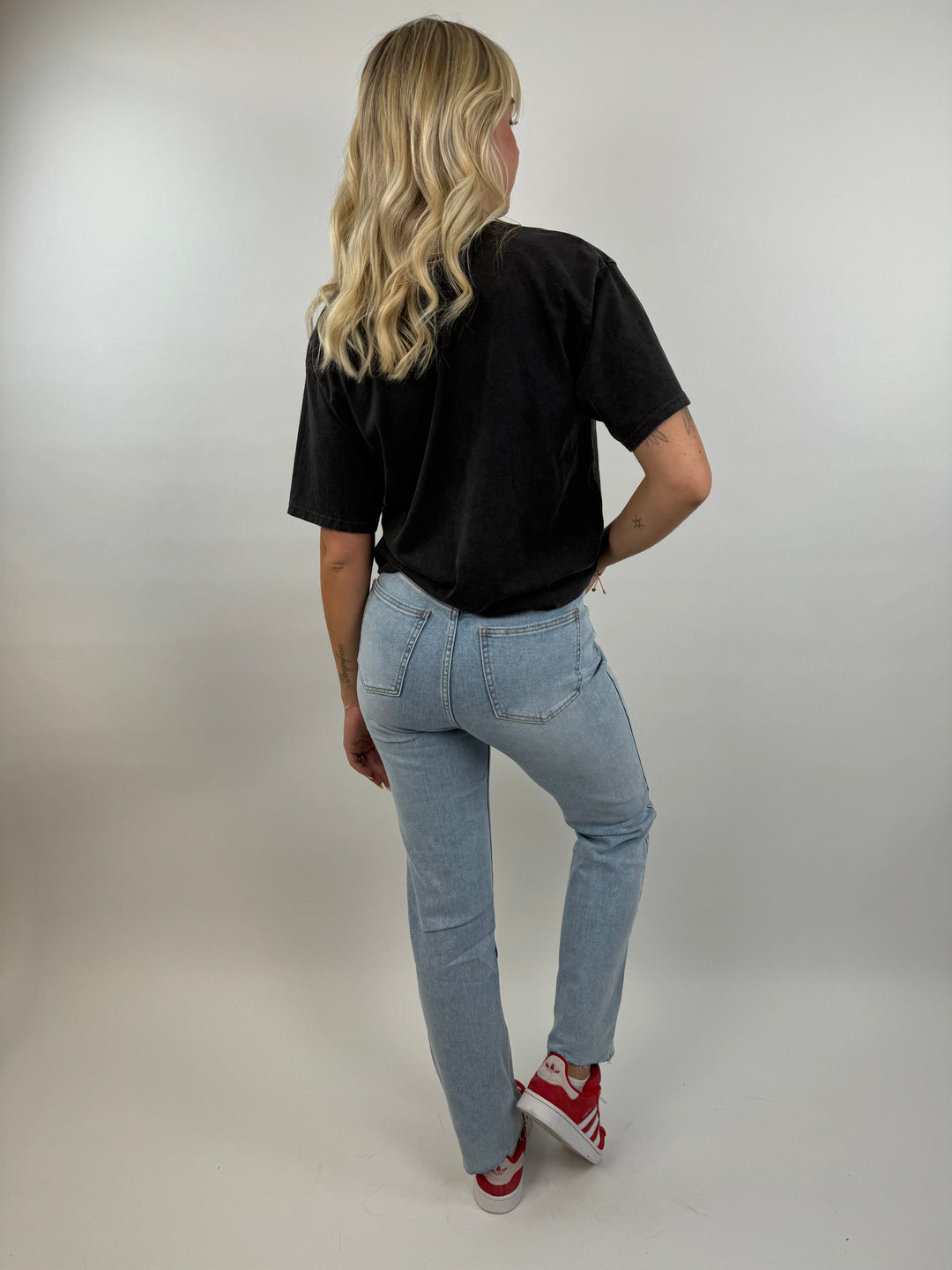 Straight Fit Jeans Bella mit Riss (2532)