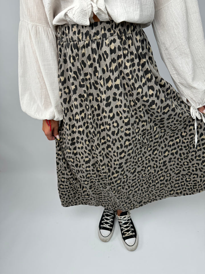 Maxi Sweatrock mit Leoprint