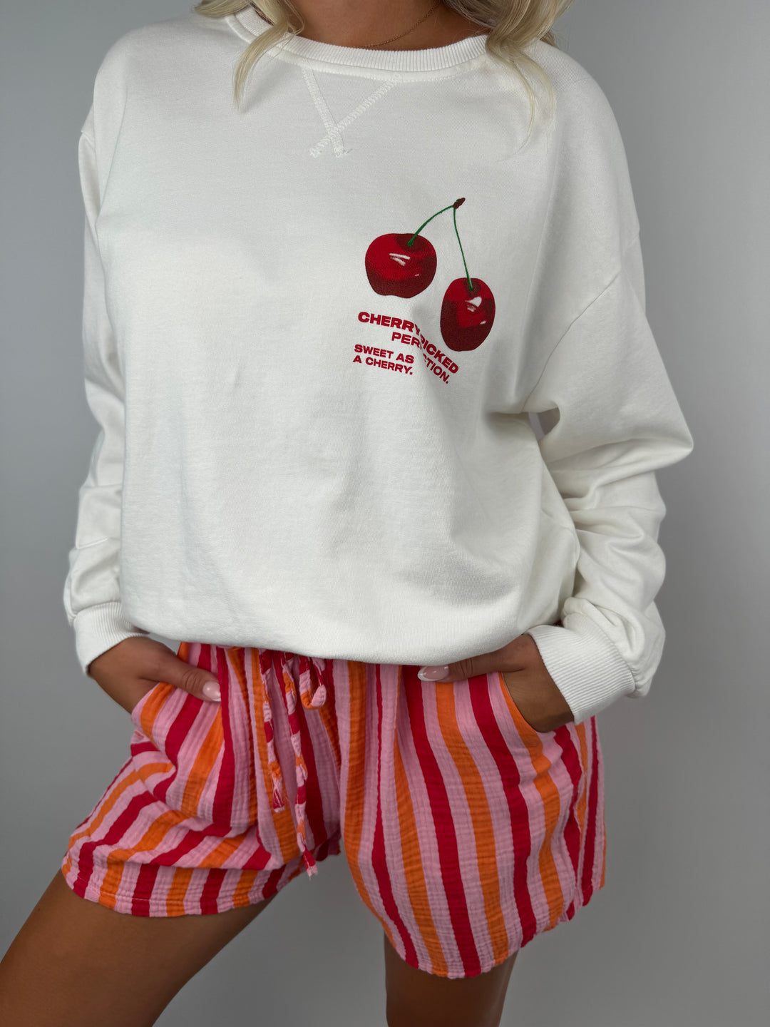 Sweater Cherry