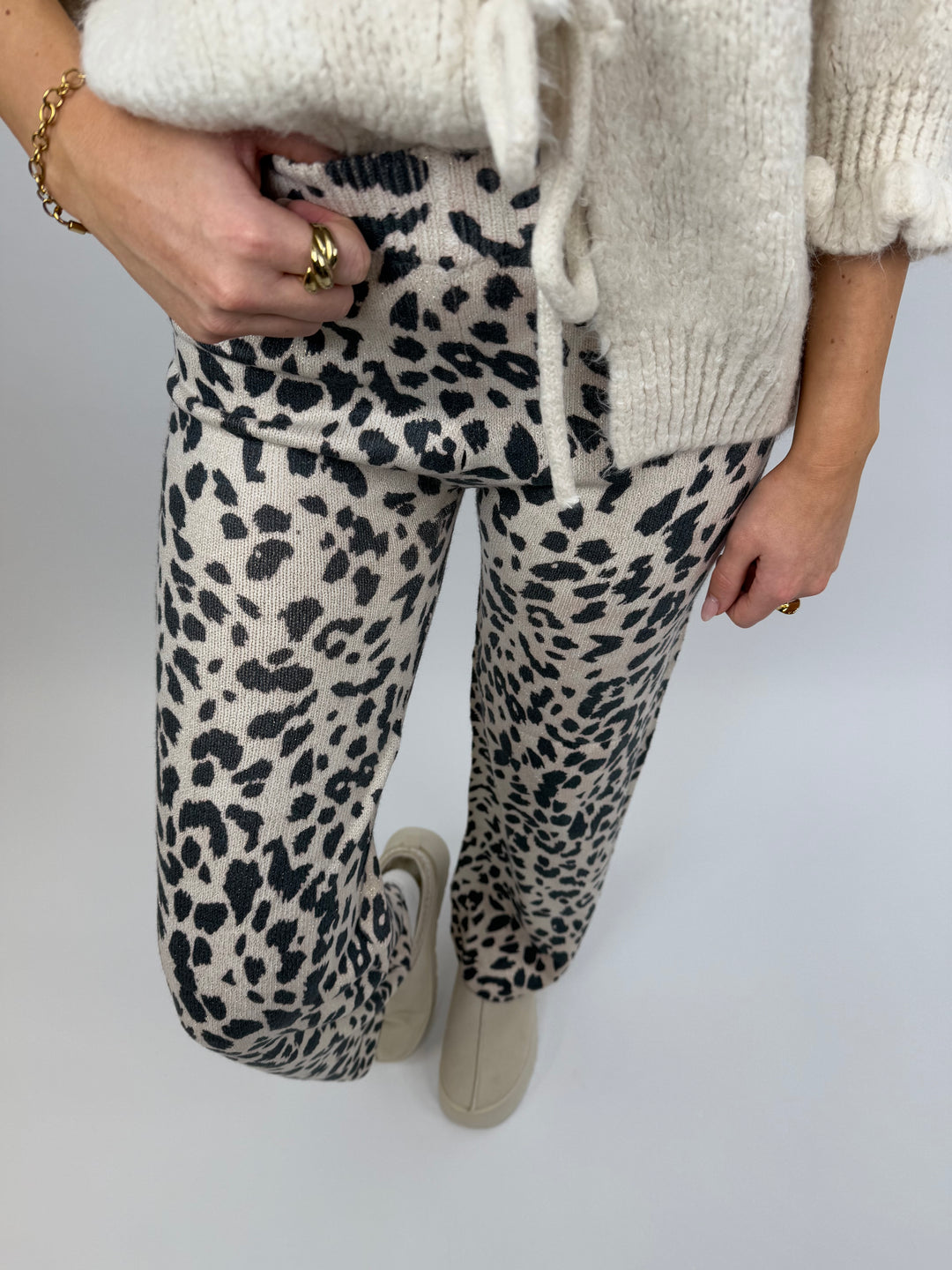 Comfy Hose mit Leoprint