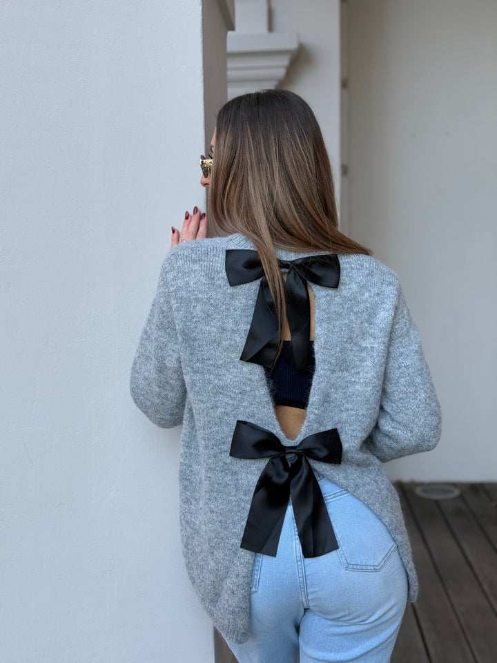 Pullover Backside Bows