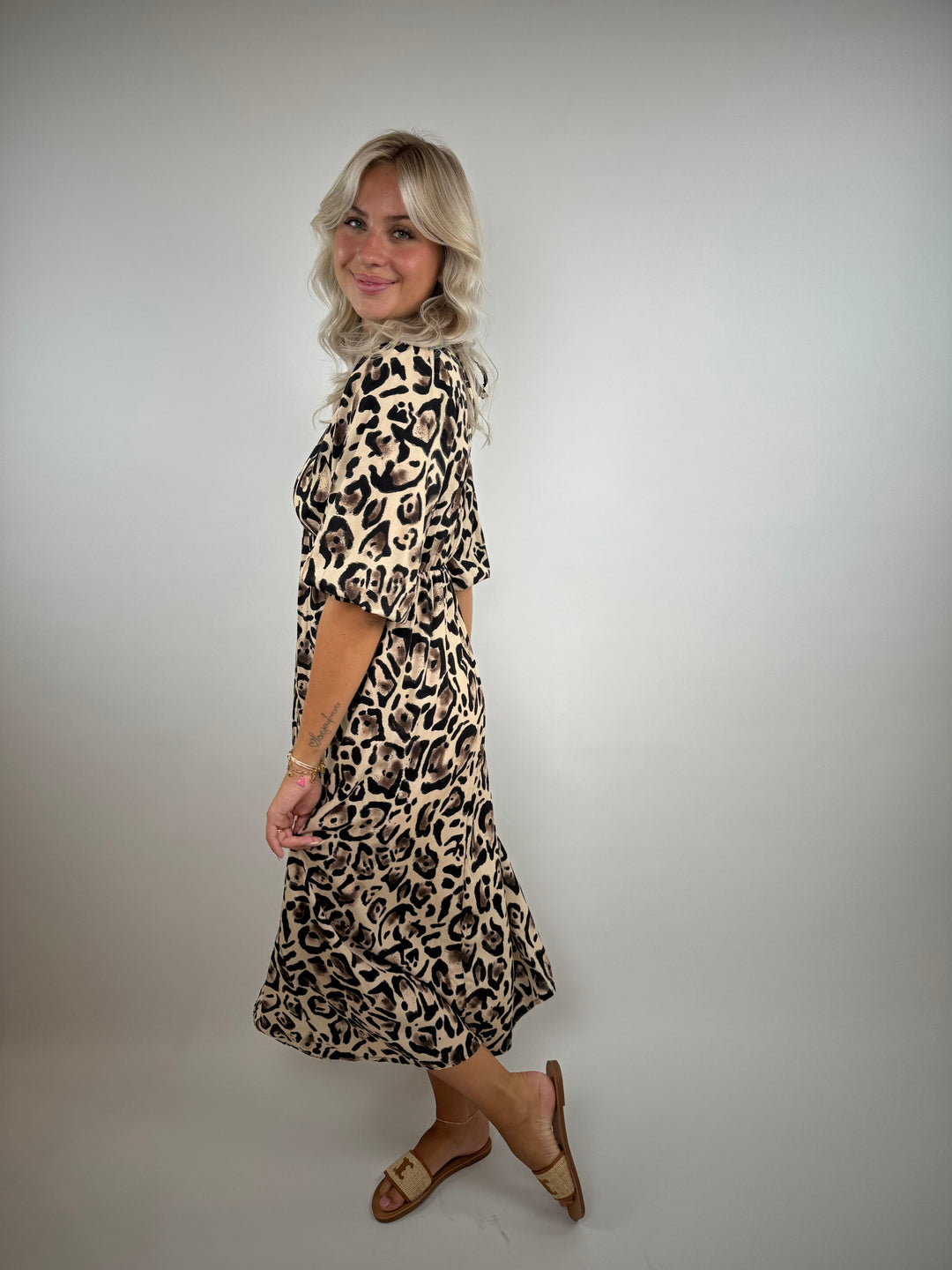 Langes Viskosekleid mit Leoprint Cita