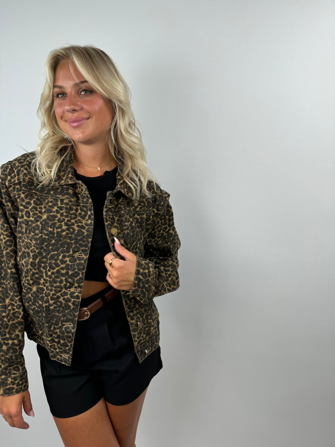 Jeansjacke im Leoprint Luna