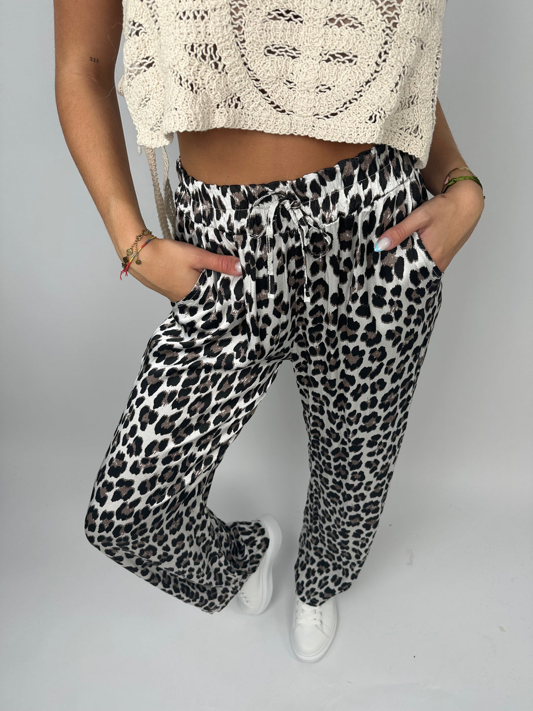 Lockere Hose mit Leoprint Lion (002)