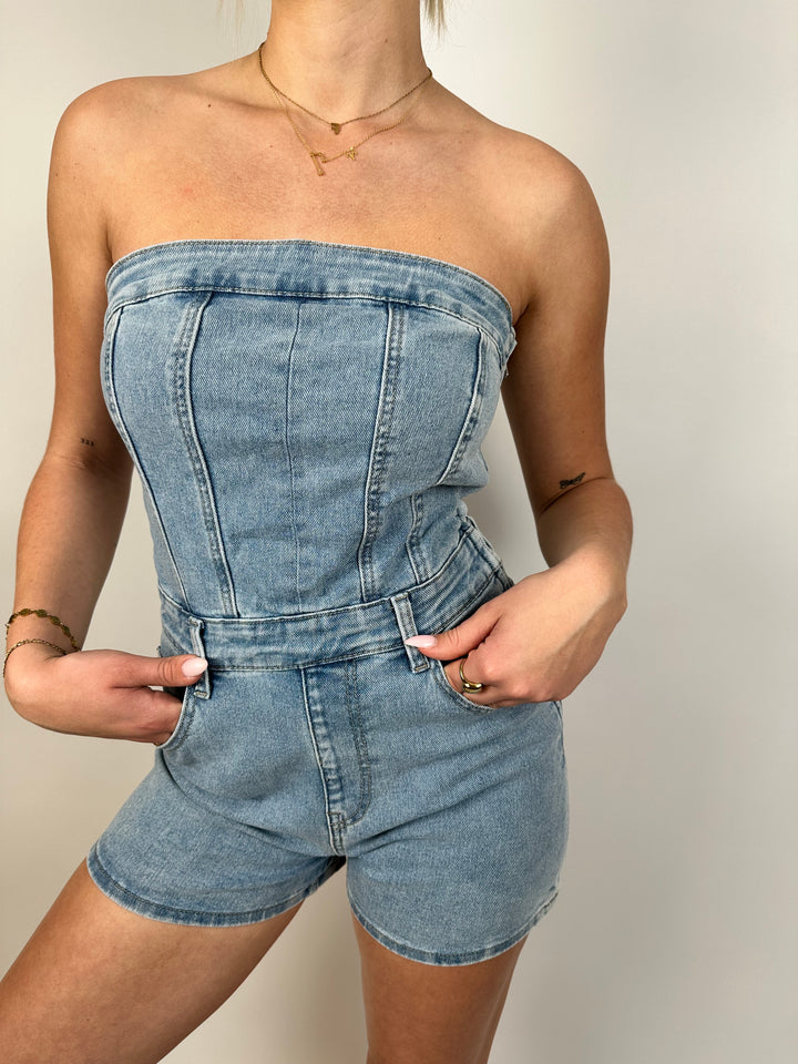 Kurzer Jeansjumpsuit