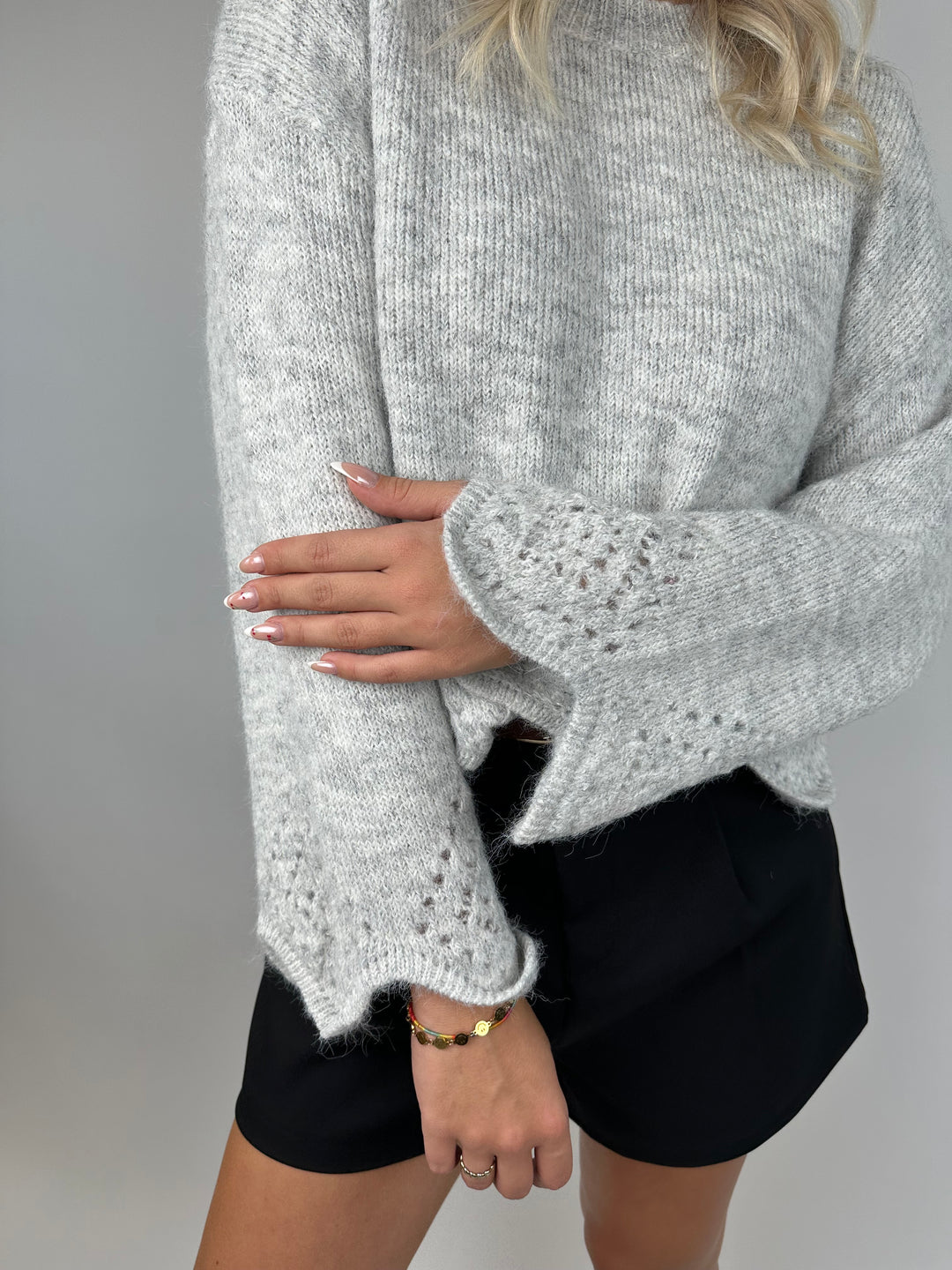 Oversize Pullover mit Lochborte Zula