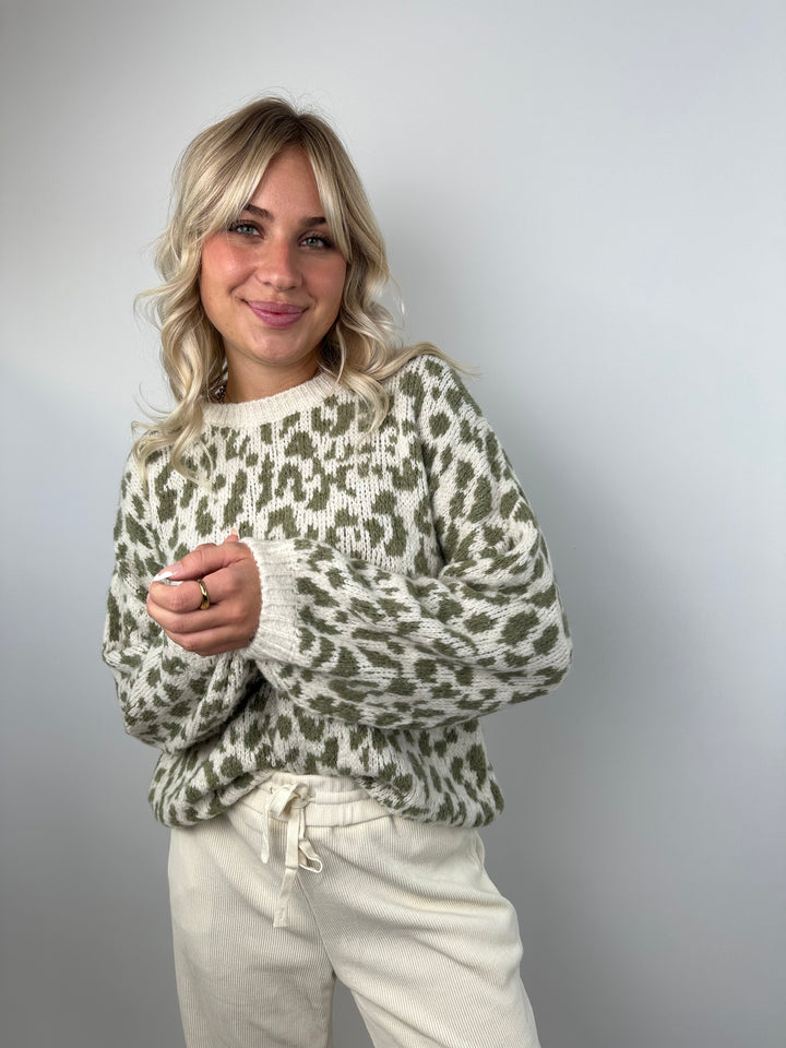 Oversize Pullover mit Leoprint