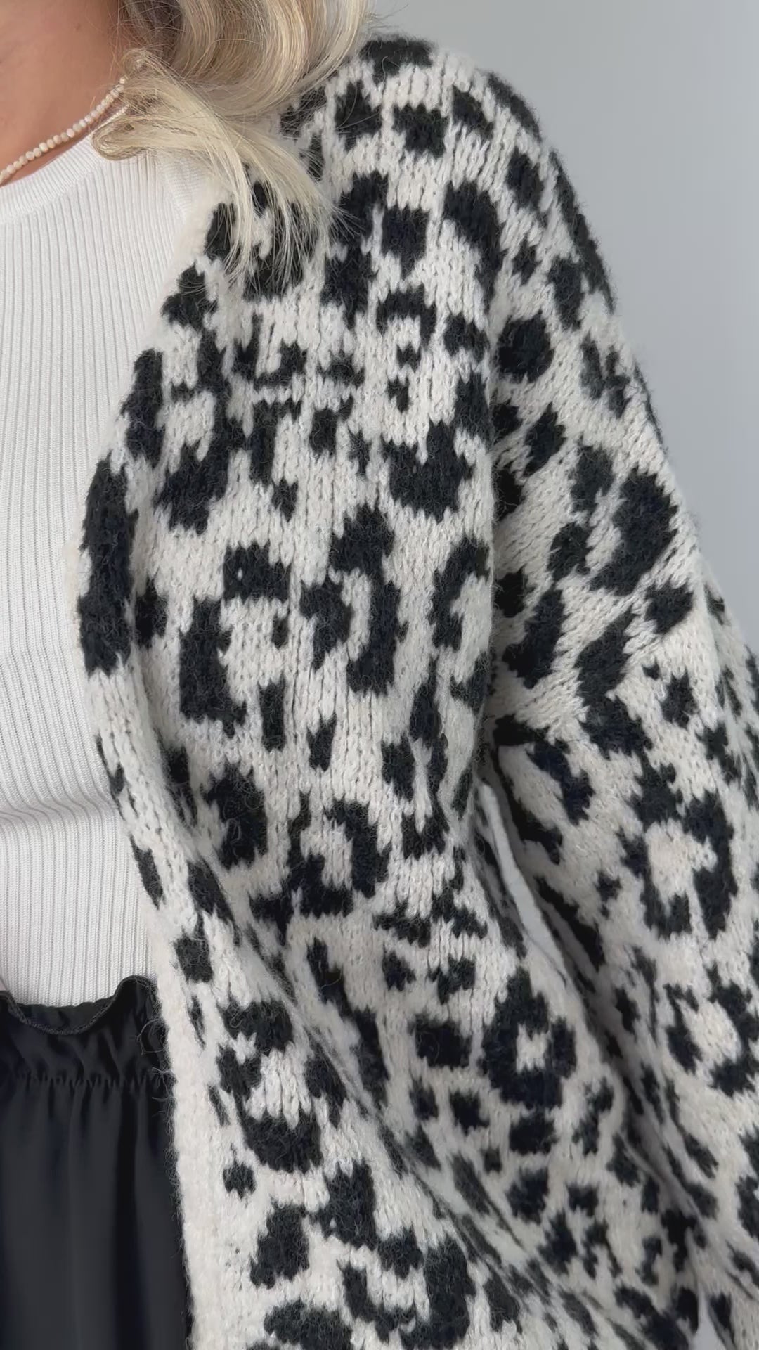 Offener Cardigan mit Leoprint